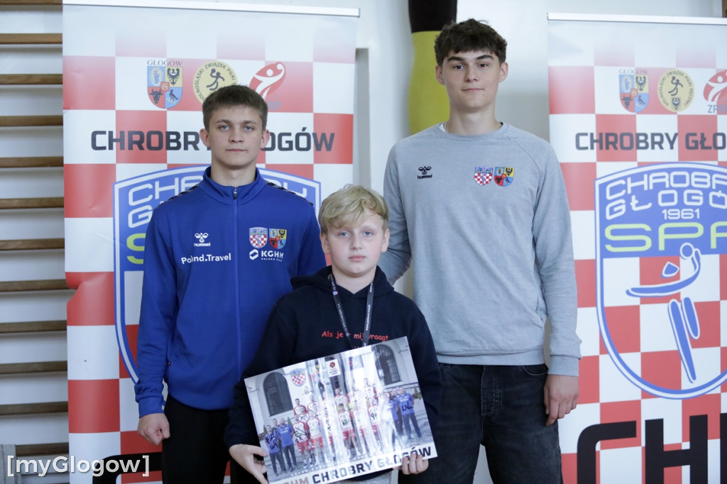 Zajęcia z piłki ręcznej w SP 7 w Głogowie