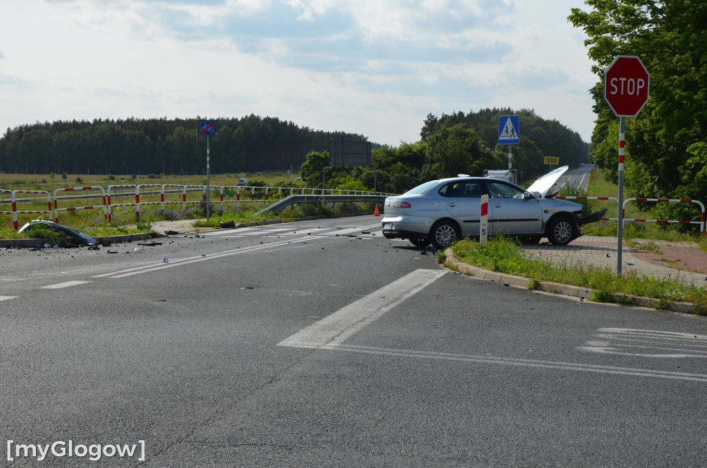 Zderzenie BMW i seata w Gaikach