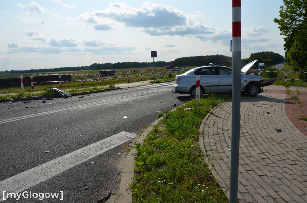 Zderzenie BMW i seata w Gaikach
