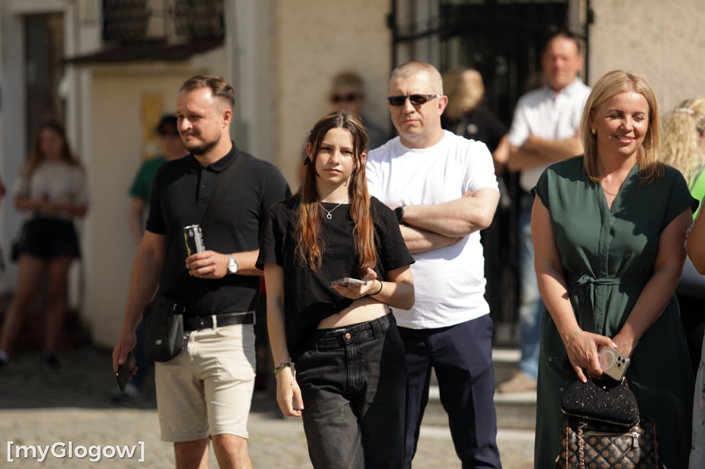 Uczniowie z SP 6  zatańczyli na rynku w Głogowie
