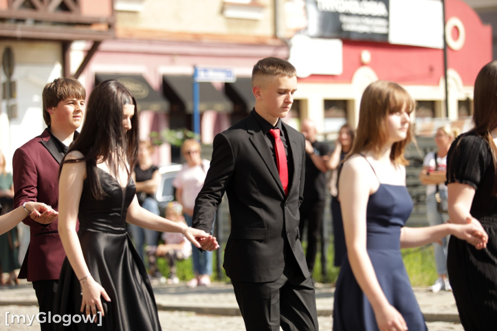 Uczniowie z SP 6  zatańczyli na rynku w Głogowie