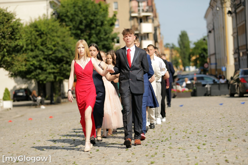 Uczniowie z SP 6  zatańczyli na rynku w Głogowie