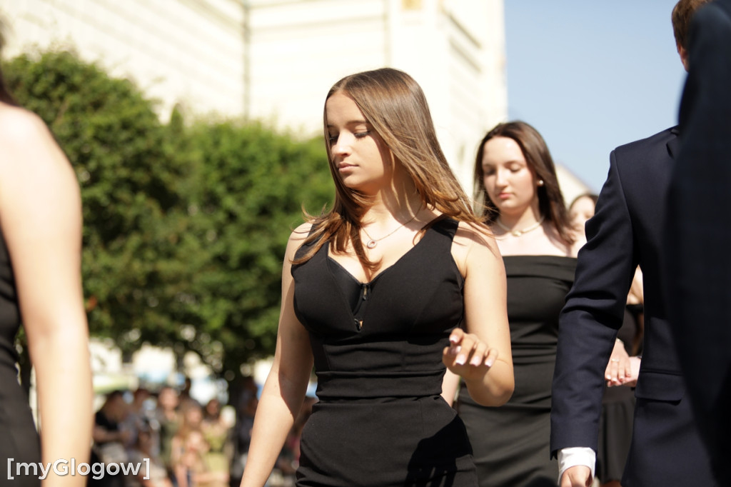 Uczniowie z SP 6  zatańczyli na rynku w Głogowie