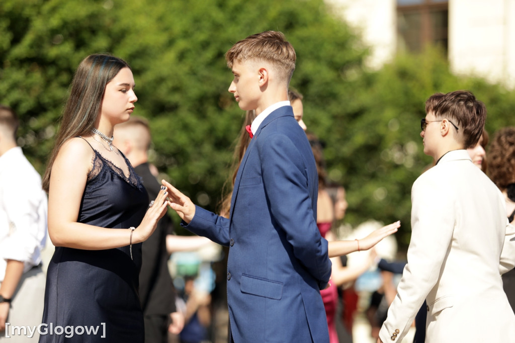 Uczniowie z SP 6  zatańczyli na rynku w Głogowie