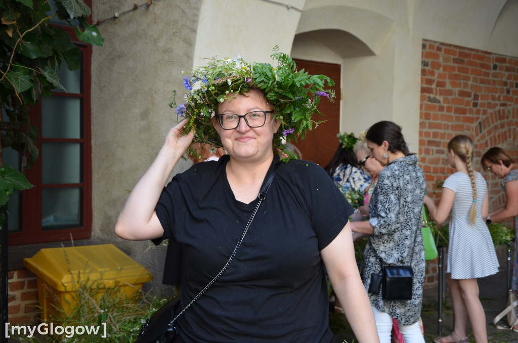 GłogoWianki na dziedzińcu zamku