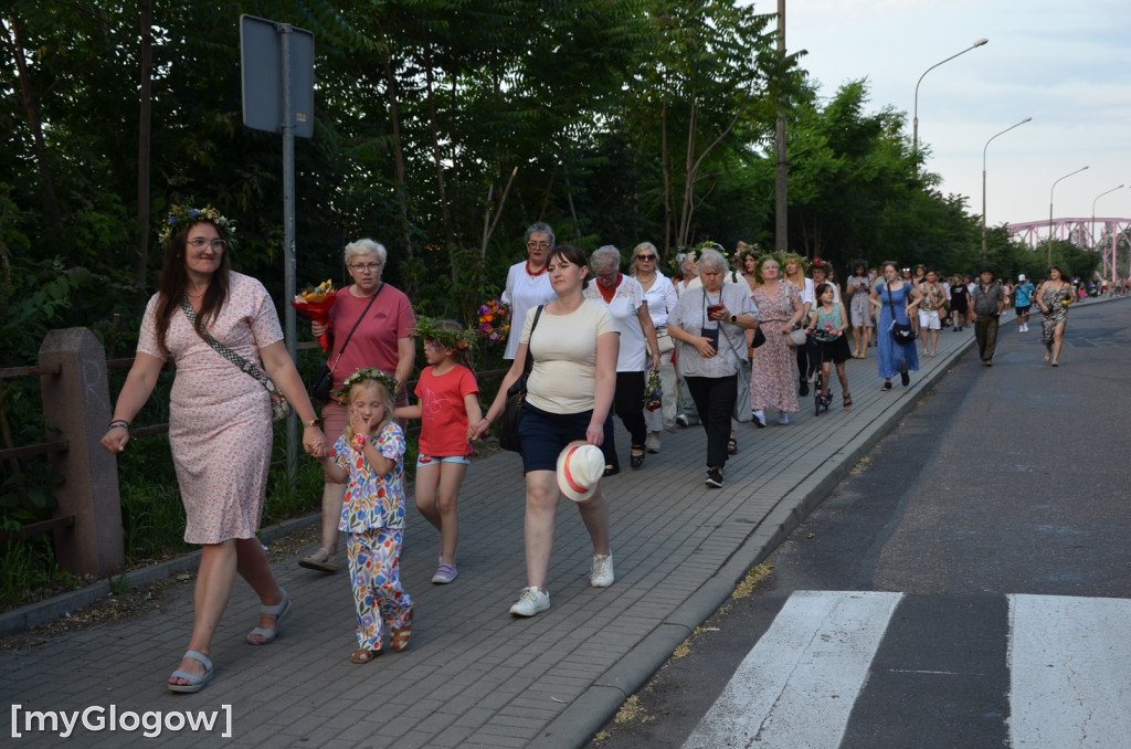 Korowód świętojański i puszczanie wianków