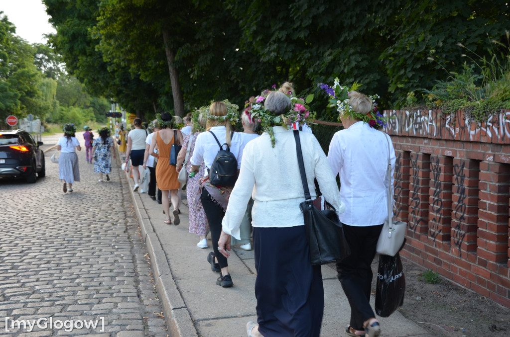 Korowód świętojański i puszczanie wianków