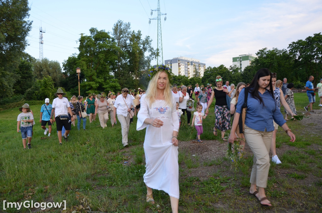 Korowód świętojański i puszczanie wianków