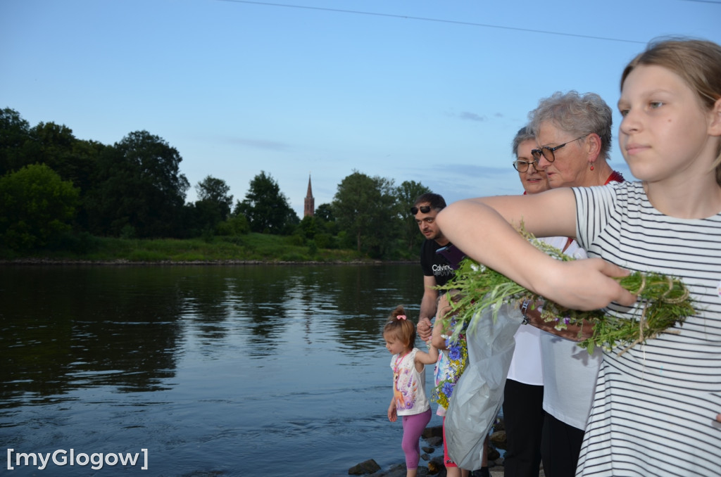 Korowód świętojański i puszczanie wianków