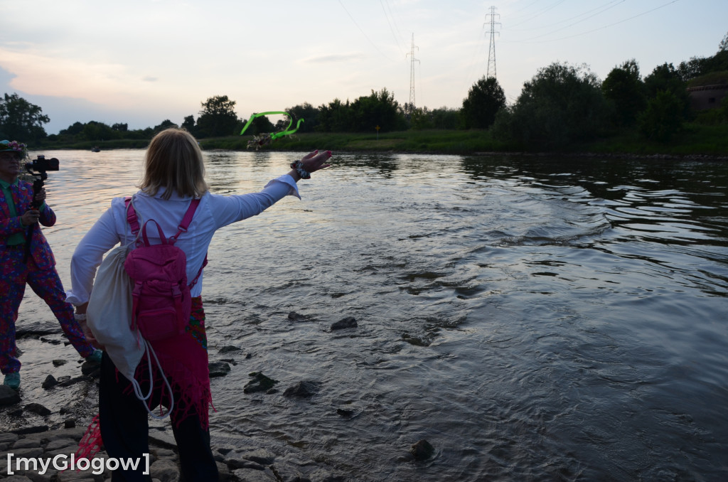 Korowód świętojański i puszczanie wianków
