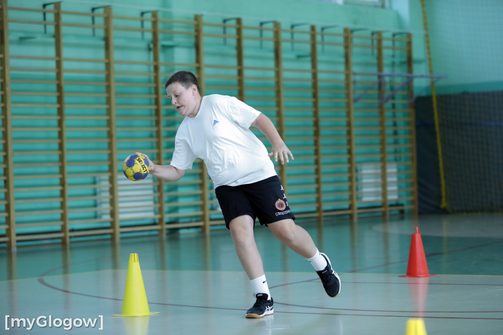 Zajęcia z piłki ręcznej w Szkole Podstawowej nr 10