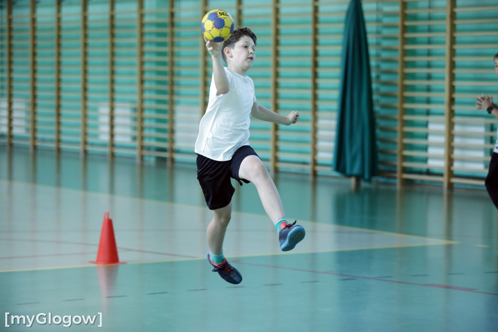 Zajęcia z piłki ręcznej w Szkole Podstawowej nr 10