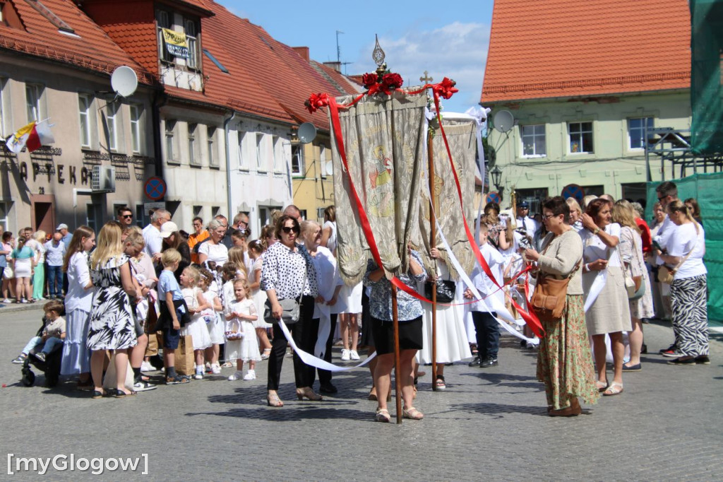 Procesja na ulicach Sławy