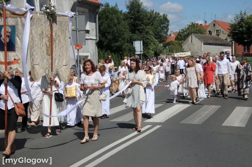 Procesja na ulicach Sławy