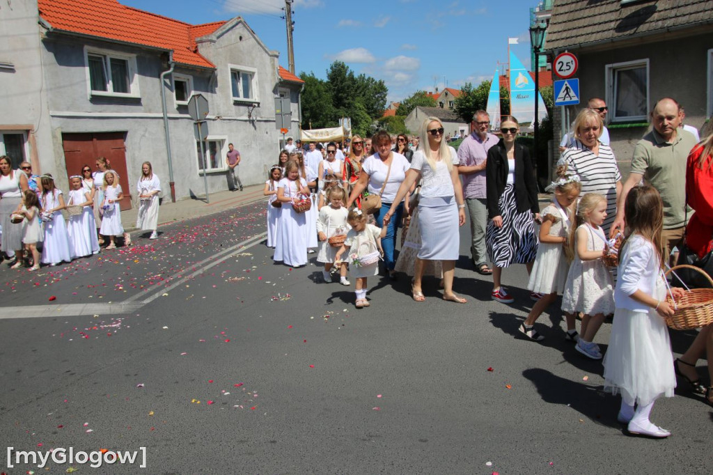 Procesja na ulicach Sławy