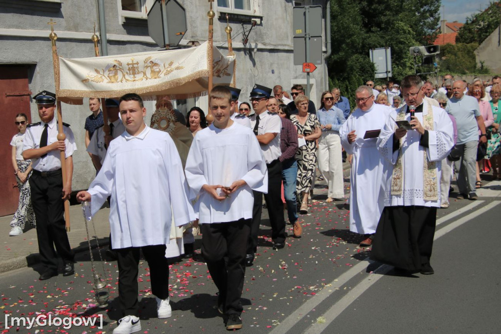 Procesja na ulicach Sławy