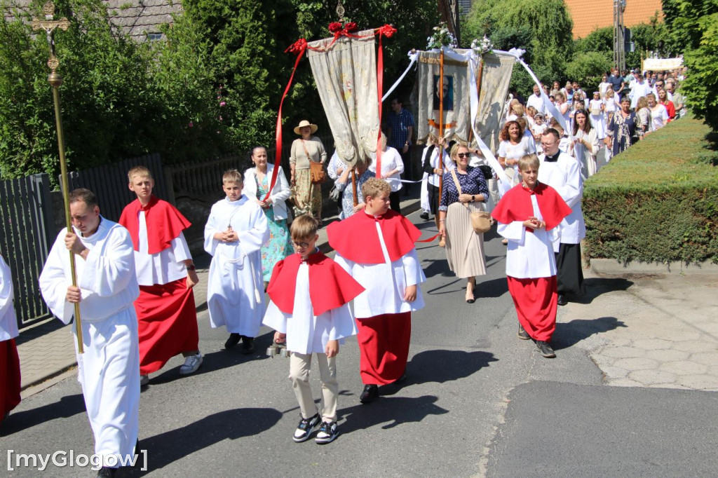 Procesja na ulicach Sławy