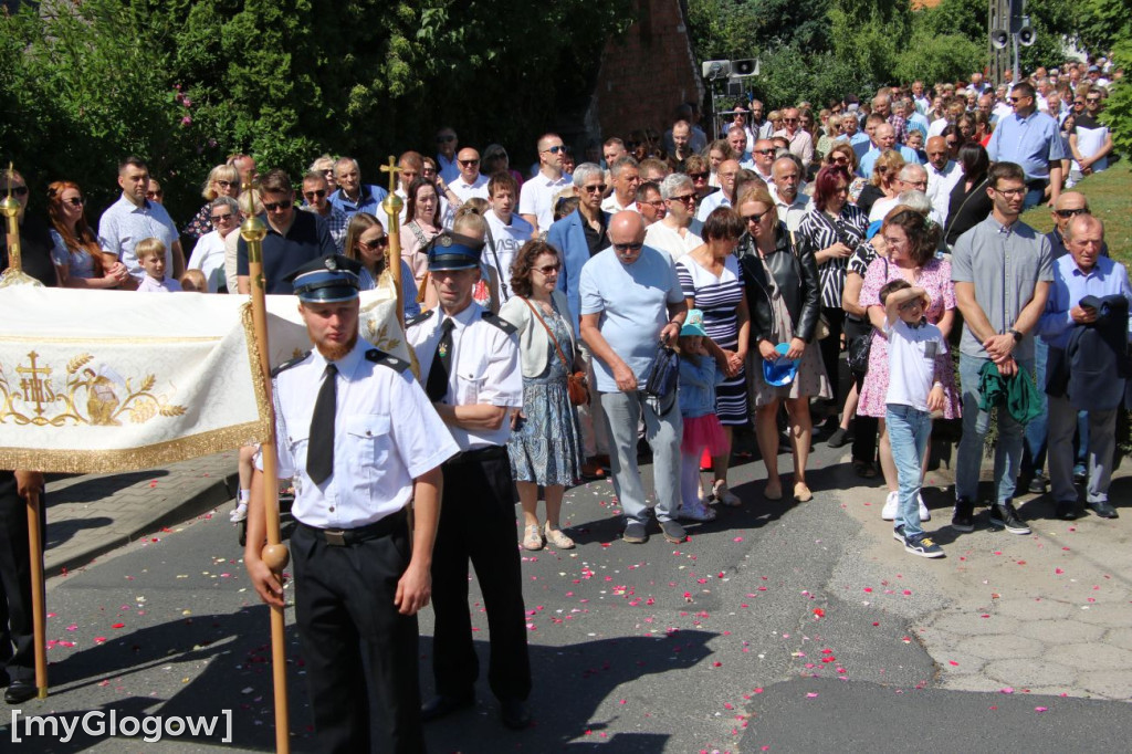 Procesja na ulicach Sławy