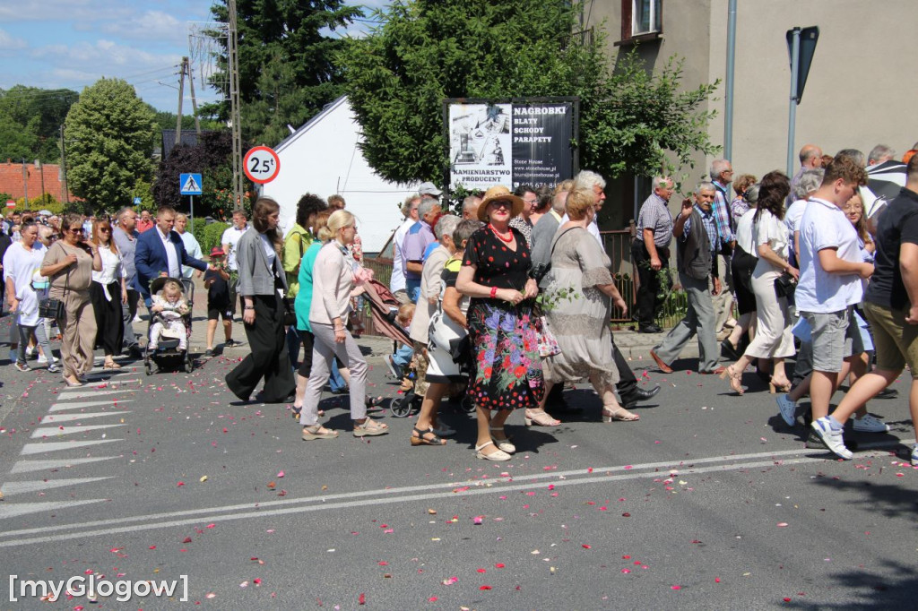 Procesja na ulicach Sławy