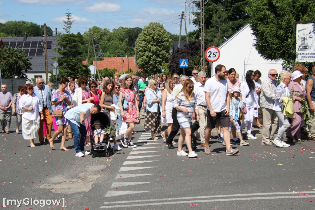 Procesja na ulicach Sławy