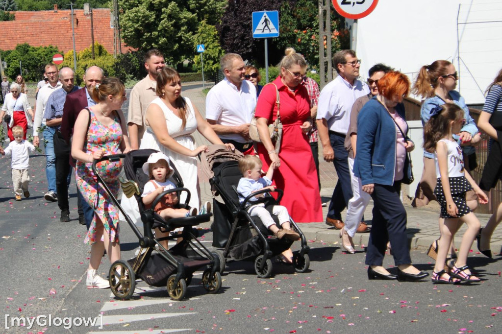 Procesja na ulicach Sławy