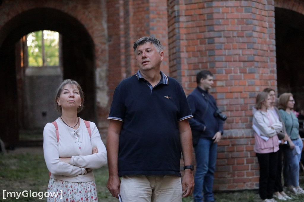 Głogowski Wieczór Chwały w ruinach kościoła