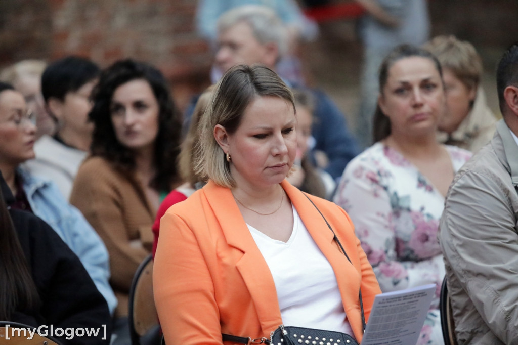 Głogowski Wieczór Chwały w ruinach kościoła