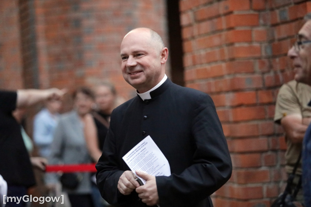 Głogowski Wieczór Chwały w ruinach kościoła