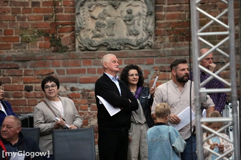 Głogowski Wieczór Chwały w ruinach kościoła
