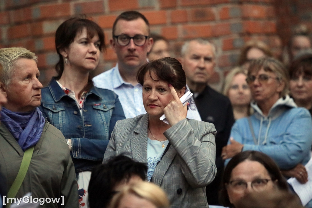 Głogowski Wieczór Chwały w ruinach kościoła