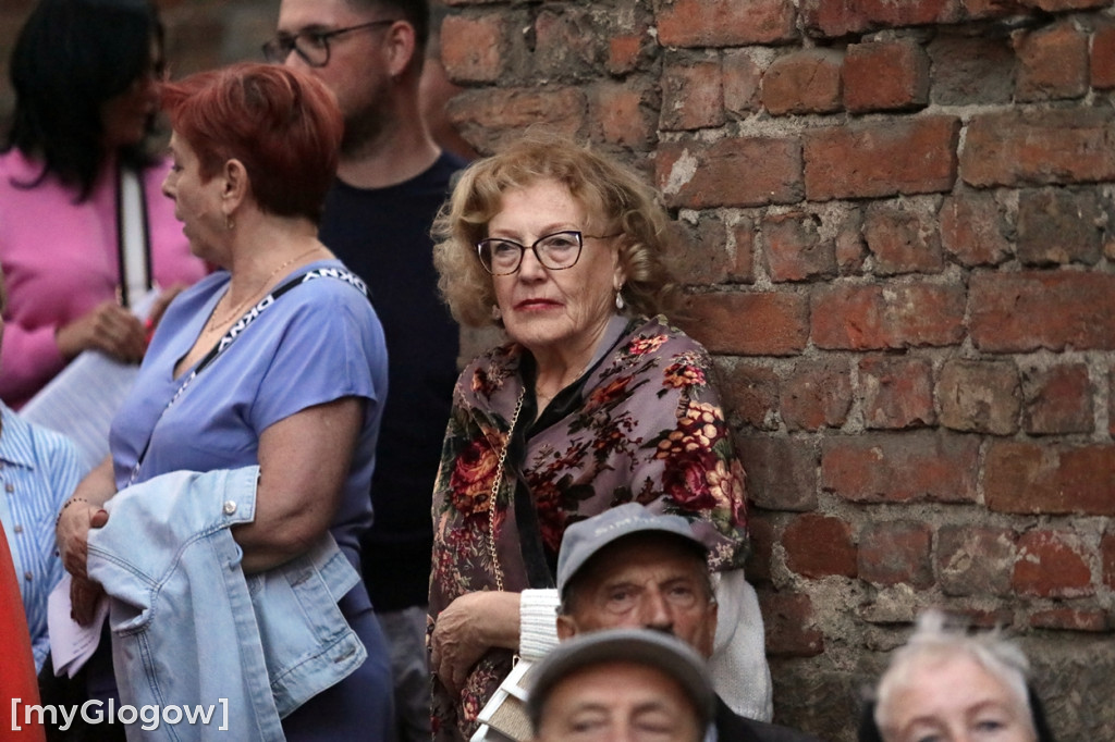 Głogowski Wieczór Chwały w ruinach kościoła
