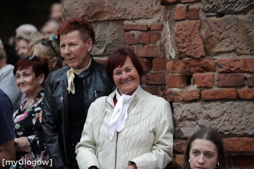 Głogowski Wieczór Chwały w ruinach kościoła