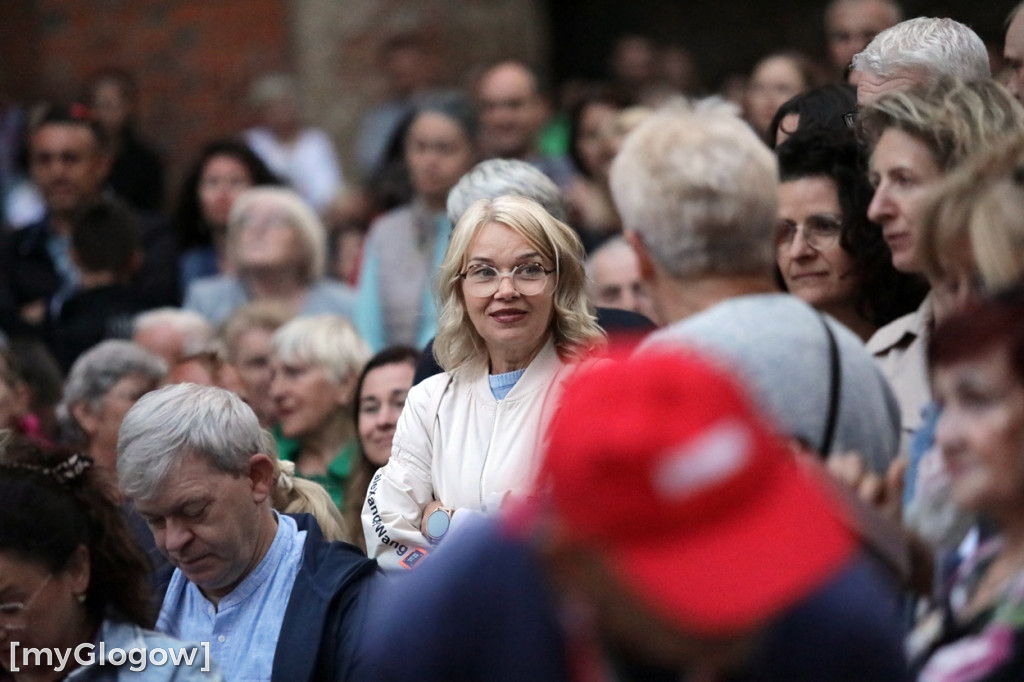 Głogowski Wieczór Chwały w ruinach kościoła