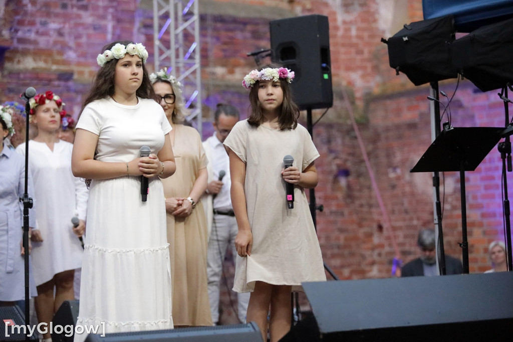 Głogowski Wieczór Chwały w ruinach kościoła