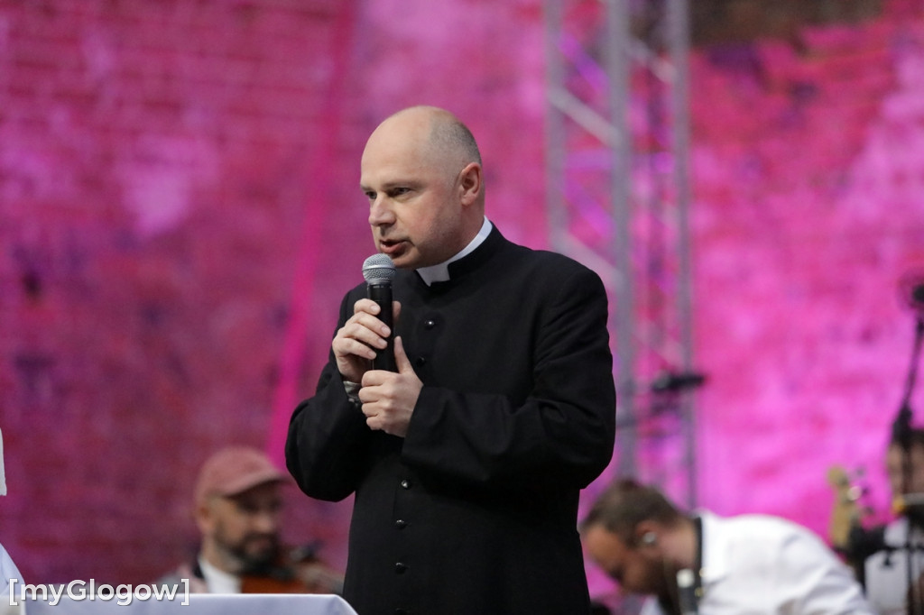 Głogowski Wieczór Chwały w ruinach kościoła