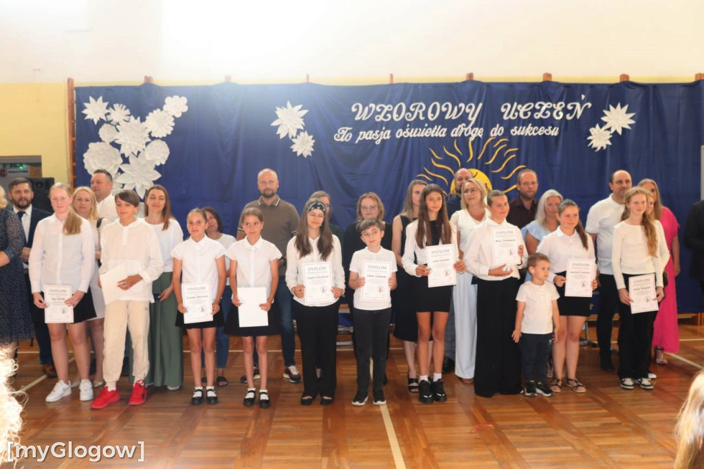 Najlepsi uczniowie SP 6 w Głogowie