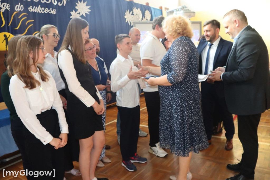 Najlepsi uczniowie SP 6 w Głogowie