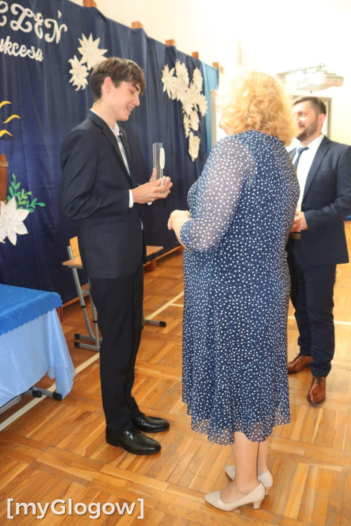 Najlepsi uczniowie SP 6 w Głogowie