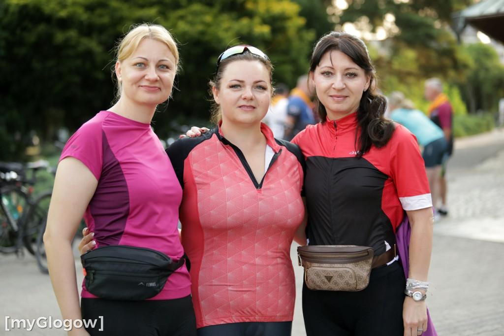 Jadą na rowerach z Głogowa do Częstochowy