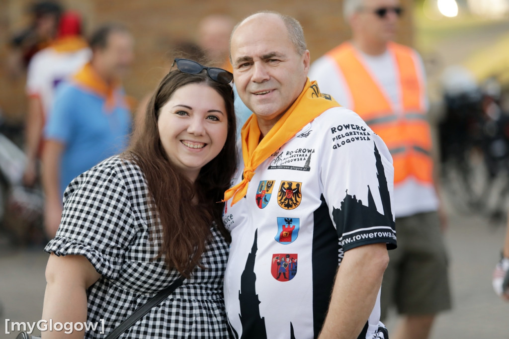 Jadą na rowerach z Głogowa do Częstochowy