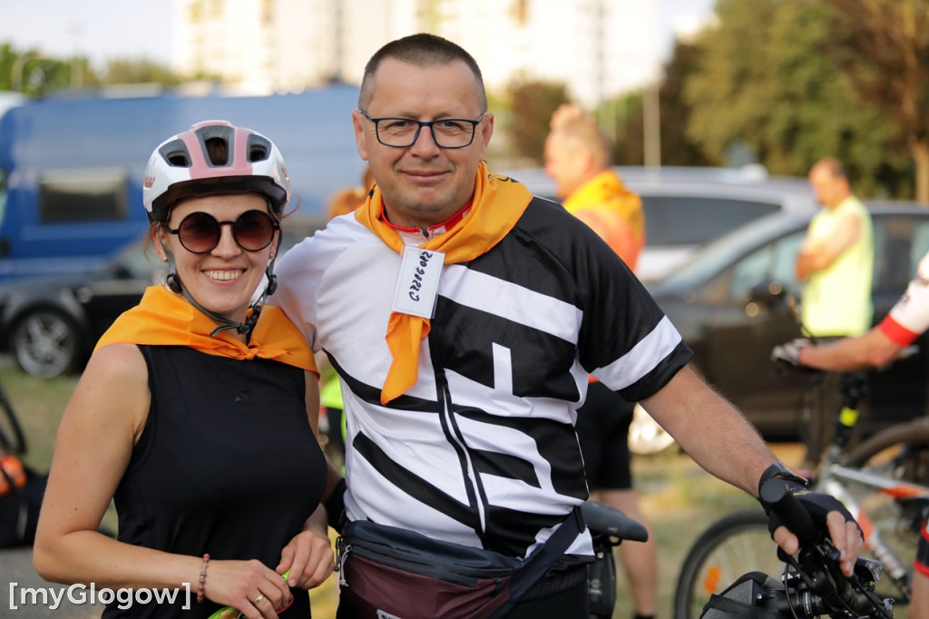 Jadą na rowerach z Głogowa do Częstochowy