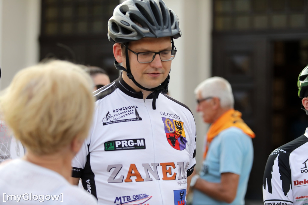 Jadą na rowerach z Głogowa do Częstochowy