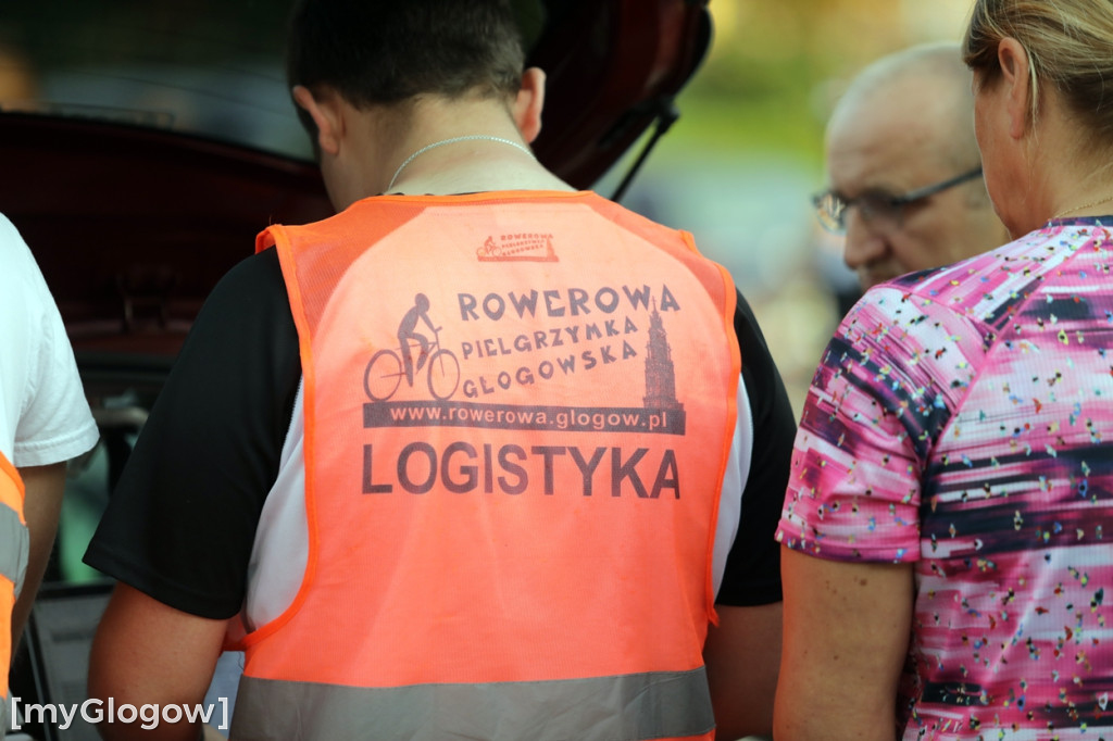 Jadą na rowerach z Głogowa do Częstochowy