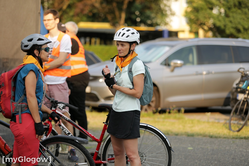 Jadą na rowerach z Głogowa do Częstochowy