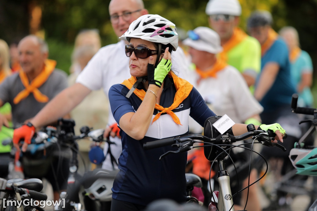 Jadą na rowerach z Głogowa do Częstochowy