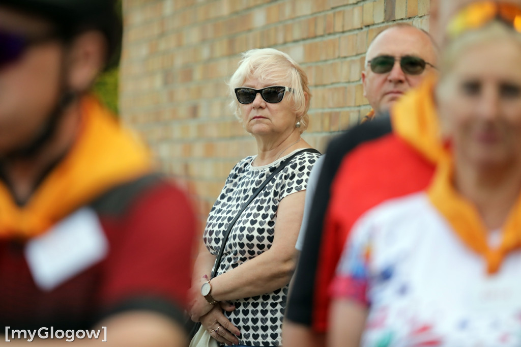 Jadą na rowerach z Głogowa do Częstochowy