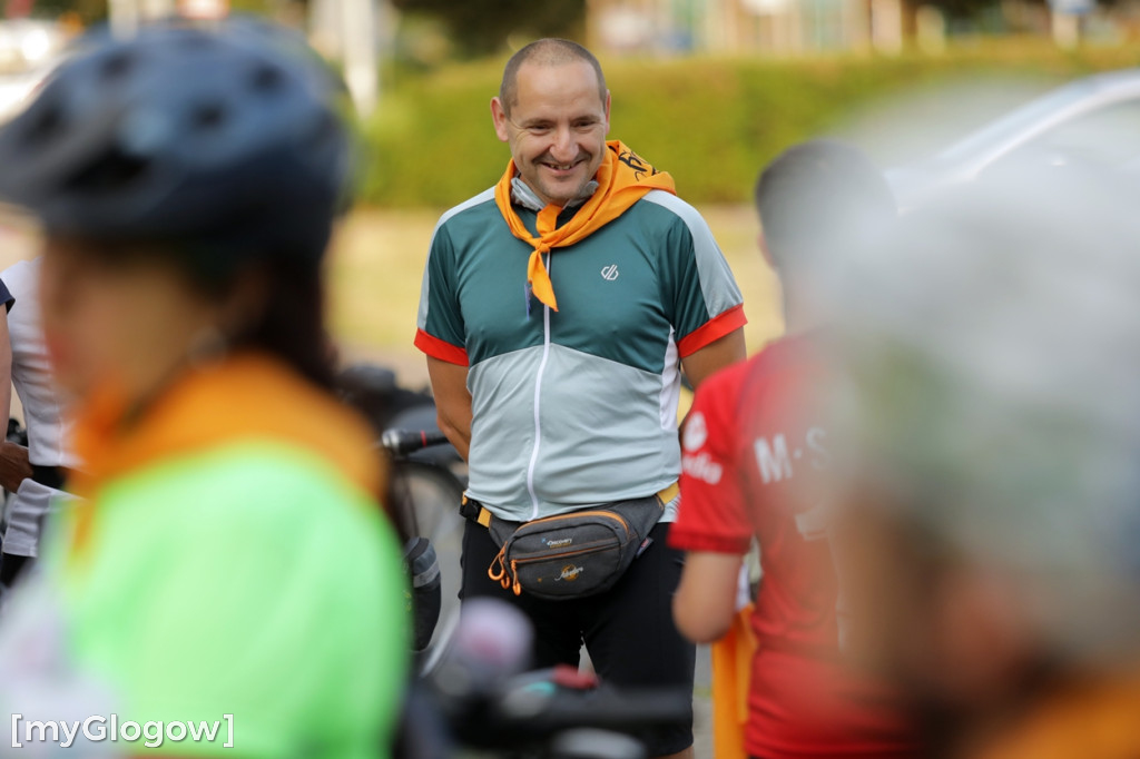 Jadą na rowerach z Głogowa do Częstochowy