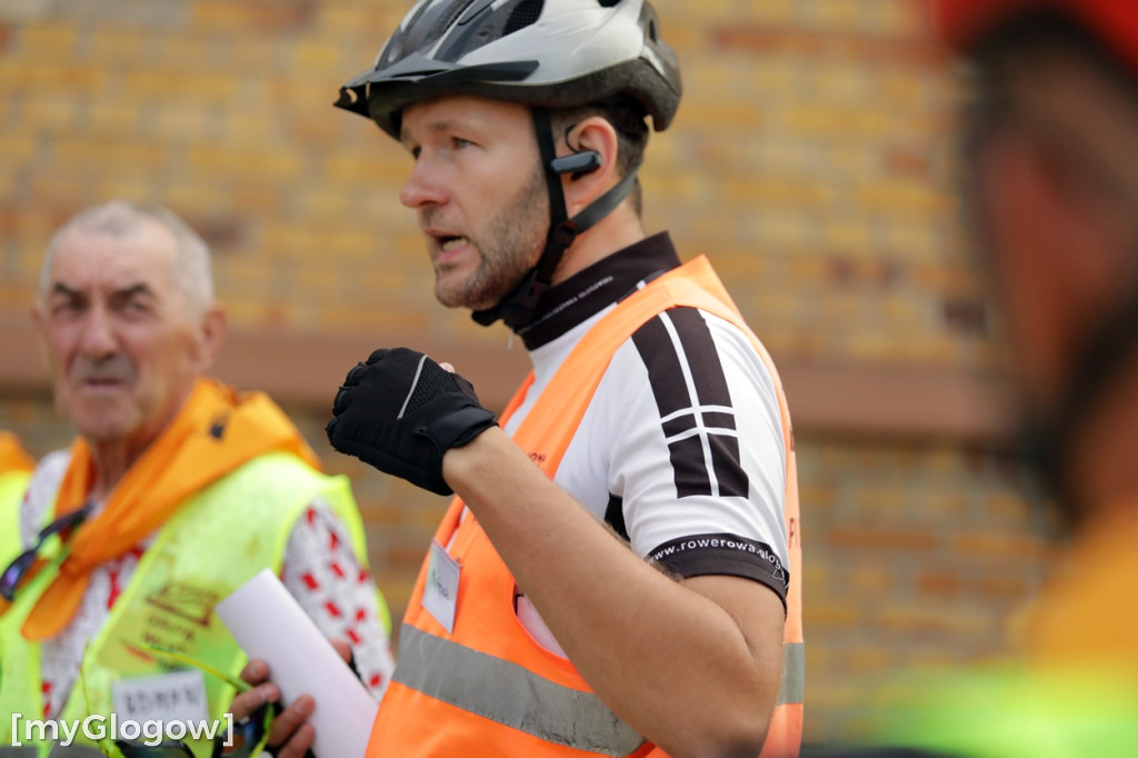 Jadą na rowerach z Głogowa do Częstochowy