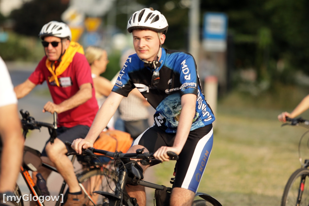 Jadą na rowerach z Głogowa do Częstochowy