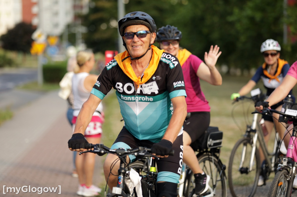 Jadą na rowerach z Głogowa do Częstochowy